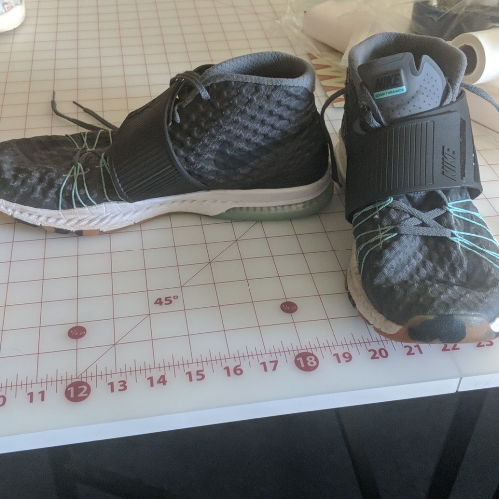 Nike toranda training shoes